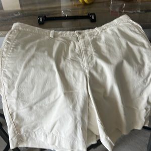 Tommy Bahama flat front shorts size 36 cream colored excellent condition